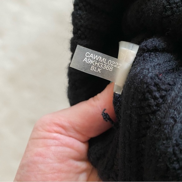 Calvin Klein Beanie Hat Unisex One Size Black Ribbed Sweater Knit Cap Puff Ball - Picture 6 of 6